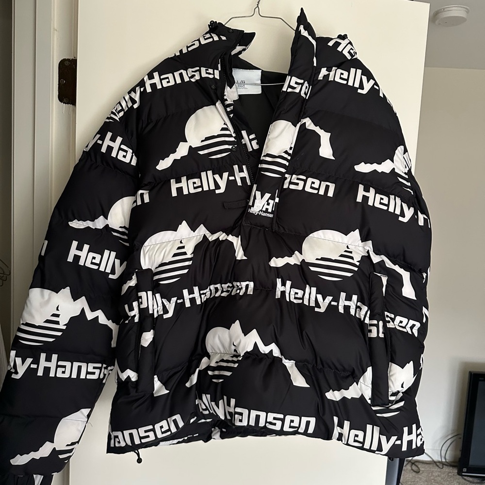 Helly Hansen Black and White Puffer Jacket